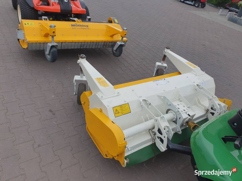 Profesjonalny sprzęt koszący John Deere 4x4 z Kobiele Wielkie