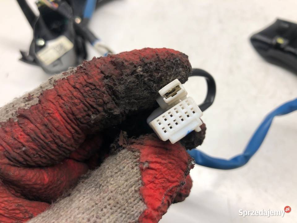 PRZEŁĄCZNIKI KIEROWNICY MULTIFUNKCJA HYUNDAI i30 osobowe podkarpackie