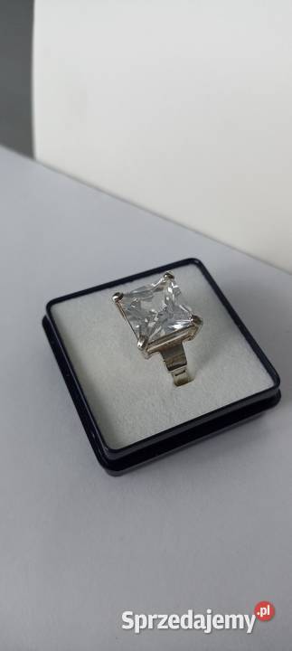 Pierścionek z cyrkonią srebro mazowieckie Warszawa sprzedam