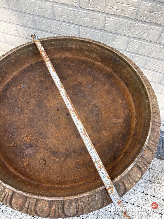 Stare żeliwne donice donica z żeliwa inną niż