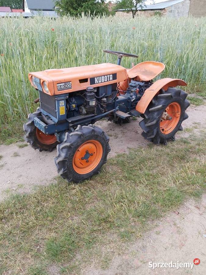 Traktorek ogrodniczy przydomowy Kubota B6000