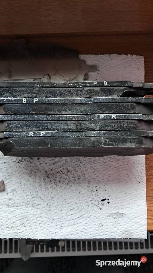 Akebono 370mm klocki przód audi śląskie Radlin sprzedam