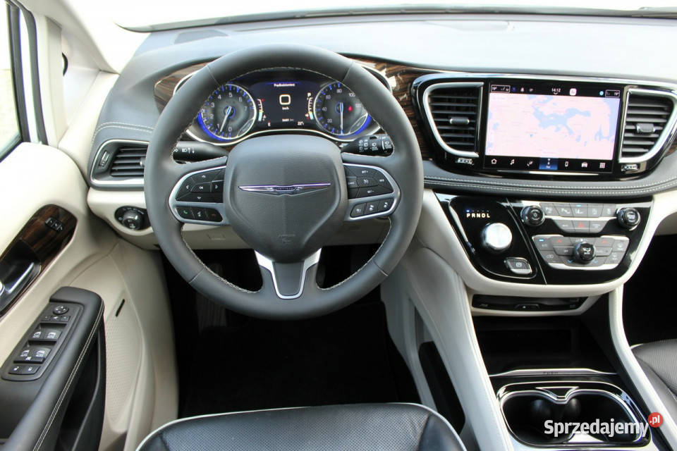 Chrysler Pacifica 4X4 7 osób Panorama Kamera360 przyciemniane szyby