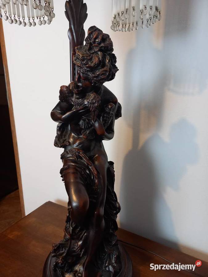 Piękna stylowa lampa figura kobiety Lipno