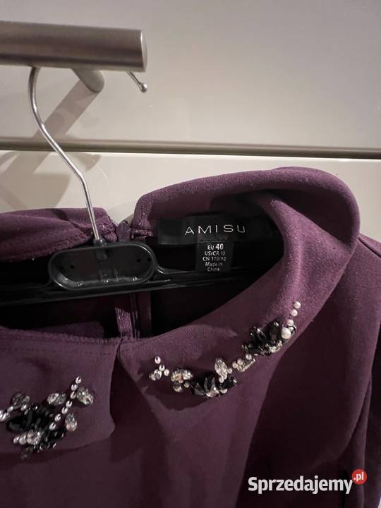 Super fioletowa sukienka z delikatnym zdobieniem Gdańsk