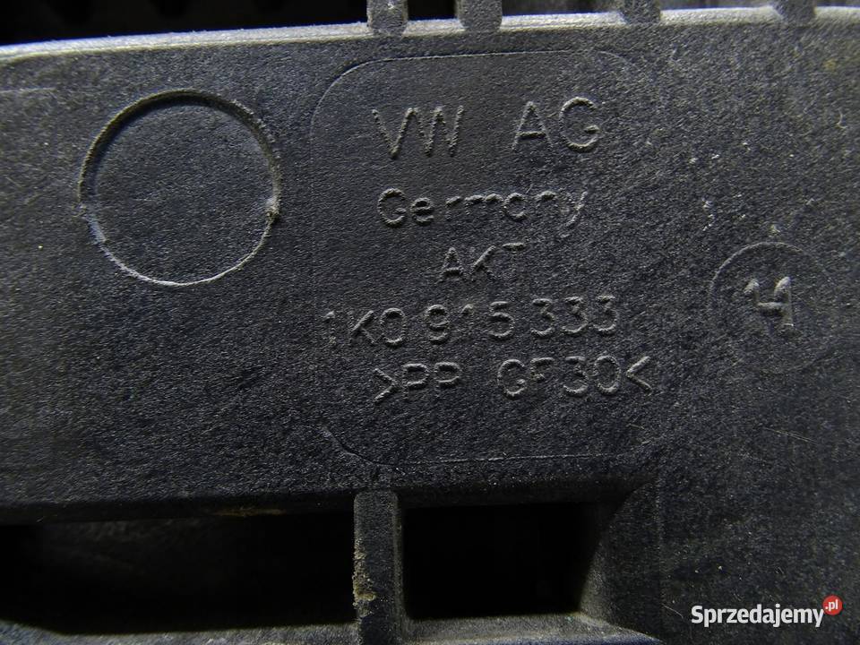 OBUDOWA AKUMULATORA 1K0915333H SUPERB II A3 8P Osłony i zaślepki sprzedam