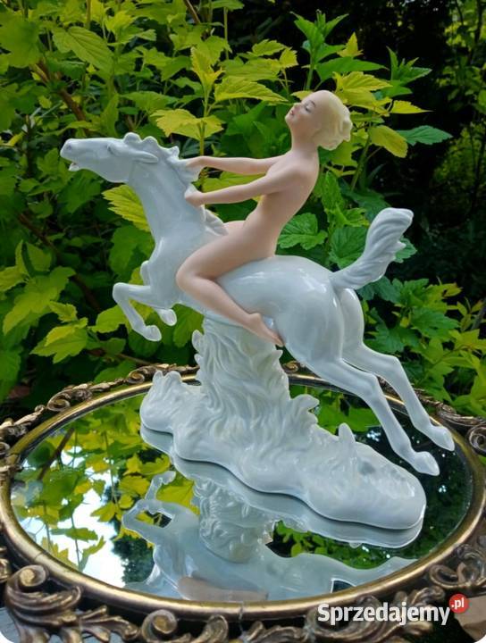 Wyjątkowa Figurka Amazonki na galopującym koniu Pabianice