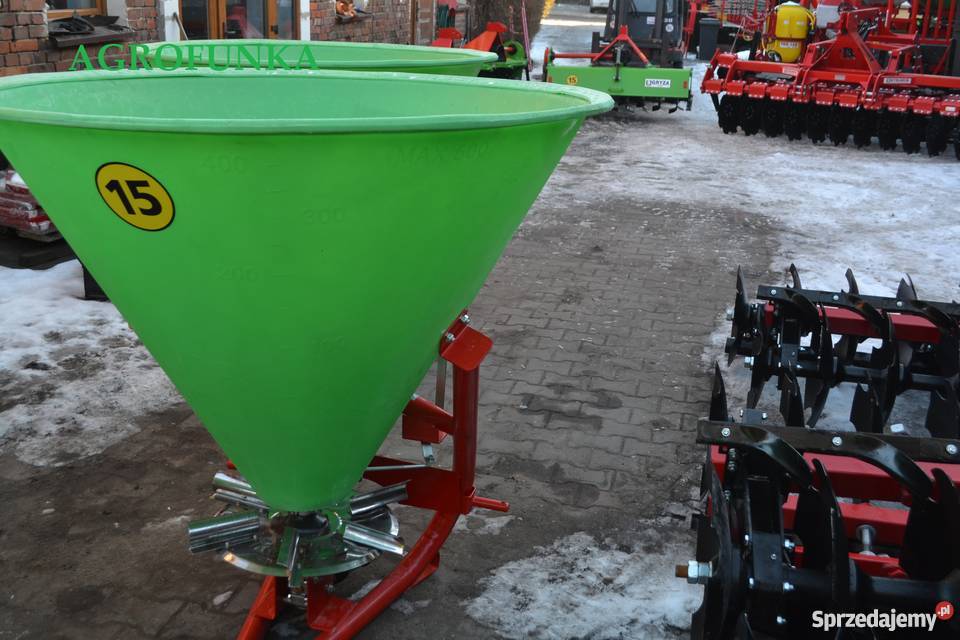 Rozsiewacz lejek lej jednotarczowy Strumyk 500L Władysławowo