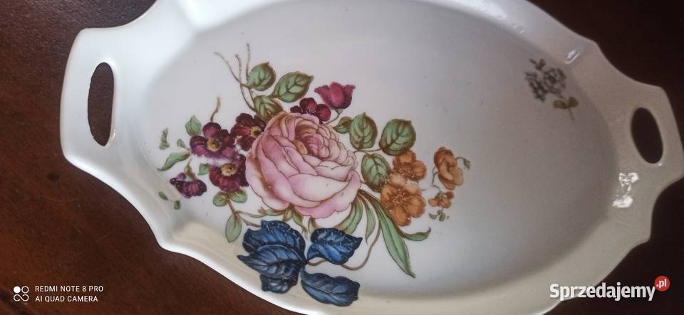 Patera różane bukiety na białej porcelanie Gdańsk
