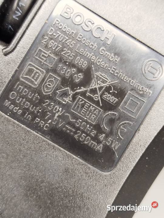 BOSCH ŁADOWARKA DO WKRĘTARKI IXO 7V