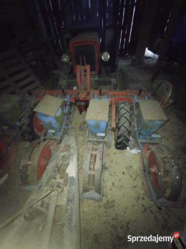 Sadzarka do kukurydzy 4rzędowa kompletna stan Teodorówka-Kolonia sprzedam