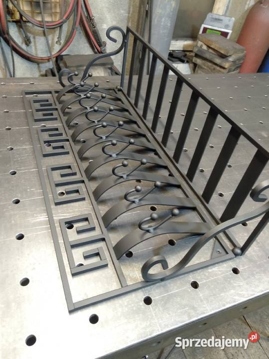 Duży metalowy wieszak kuty stylowy 80