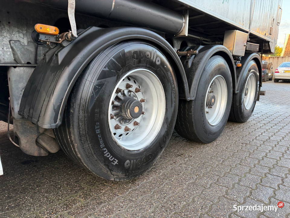 3 osiowa naczepa wywrotka z wydmuchem do paszy więcej niż 2 Wywrotki Warszawa