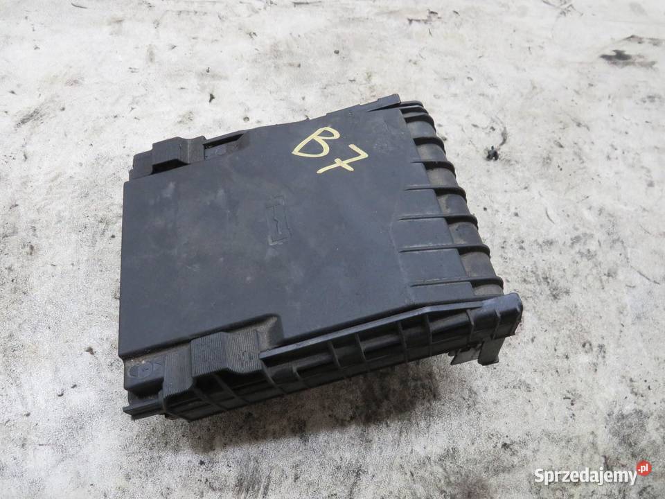 SKRZYNKA BEZPIECZNIKÓW 16TDI PASSAT B7 sprzedam