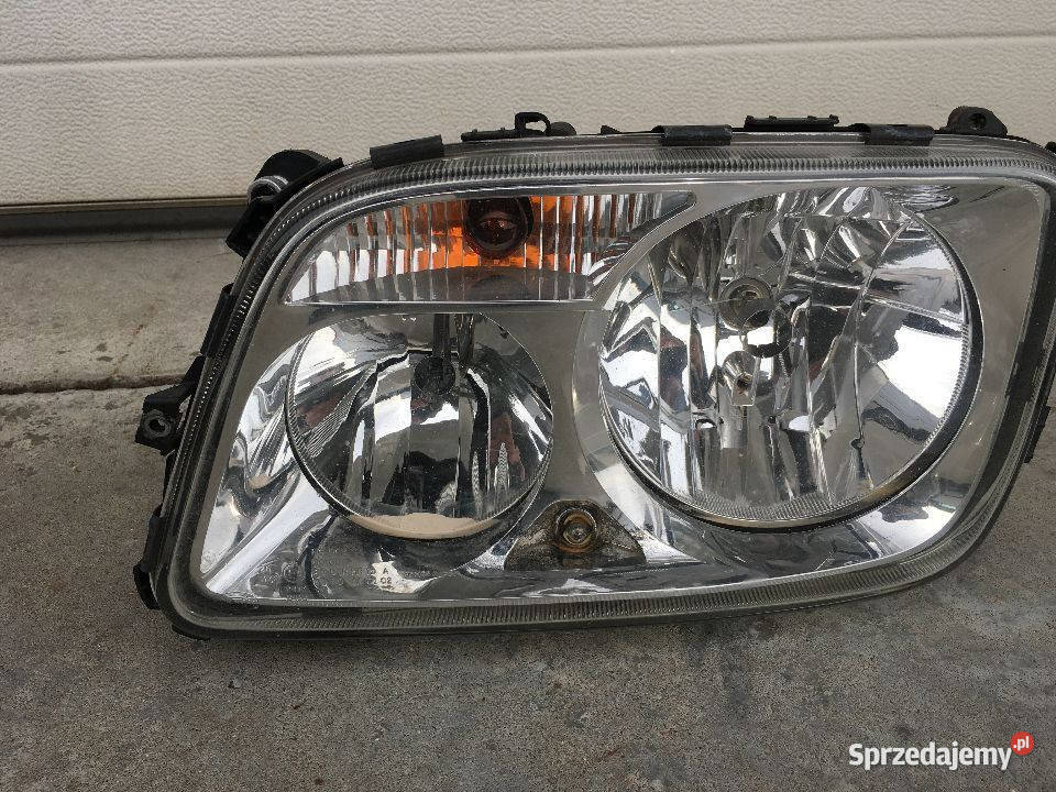 Reflektor Lampa Actros MP3 Lewy 9438201561 Hella Maszewo sprzedam