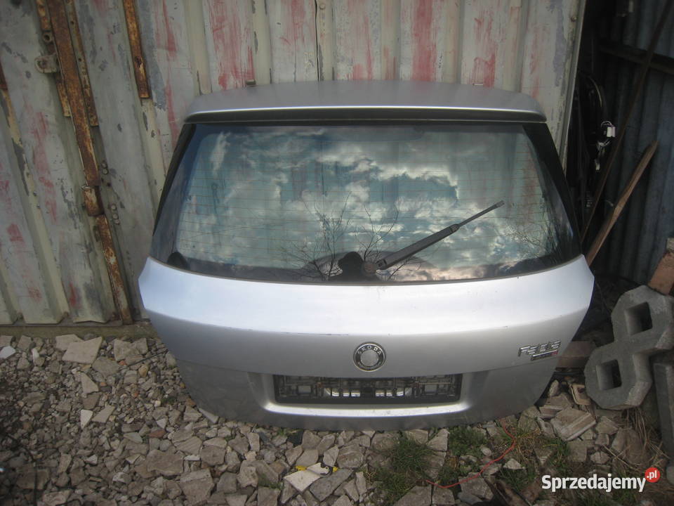 Klapa tylna tył Skoda Fabia II 0714 hatchback Kraków