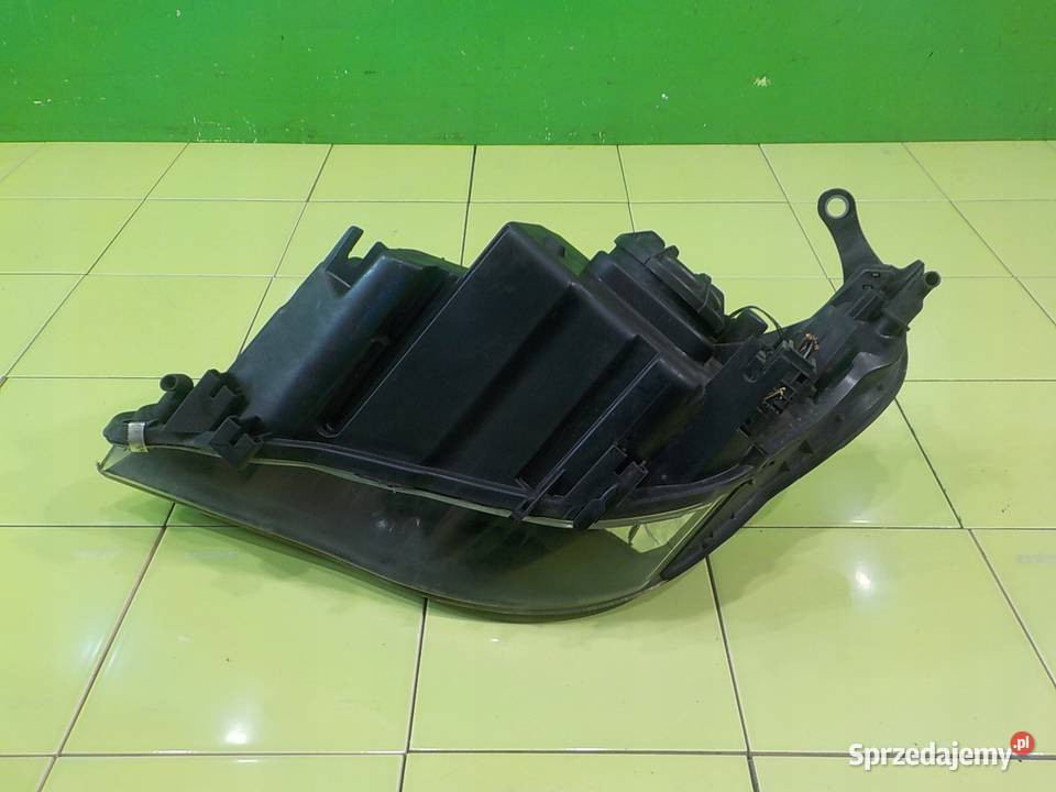 BMW 5 E61 25 B 06r KOMBI lampa prawa przod Lampy przednie Suków