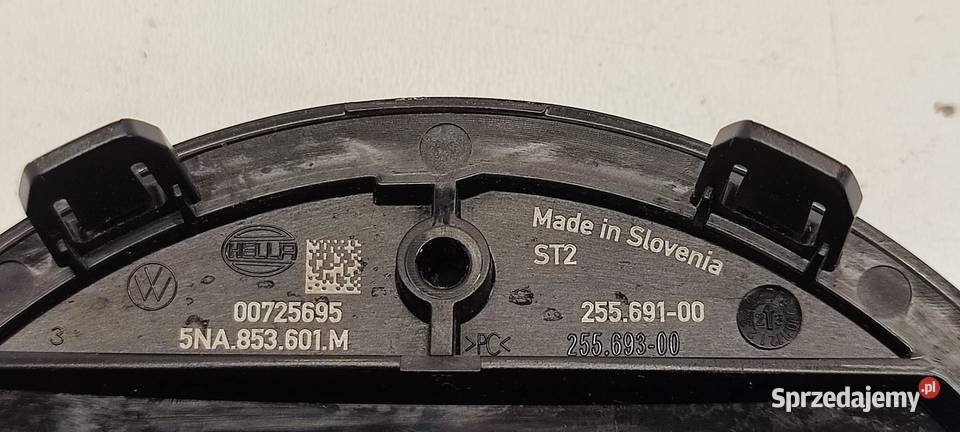 VW TIGUAN II ZNACZEK LOGO POD RADAR 5NA853601M
