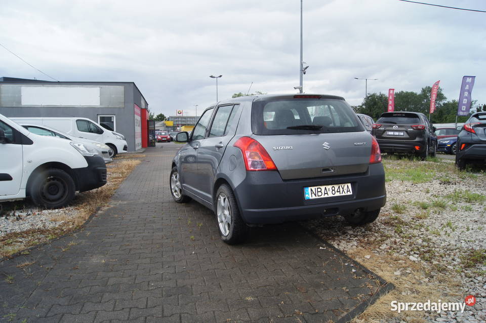 Suzuki swift benzyna uszkodzony tył Warszawa sprzedam