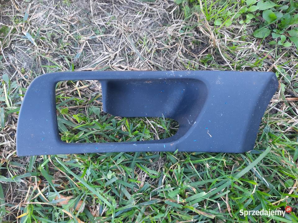 Plastik maskownica klamki drzwi lewy przód Przyborów sprzedam