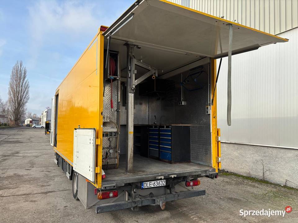 Samochód ciężarowy FUSO Canter specjalny do 2998cm3 dolnośląskie Chojnów sprzedam