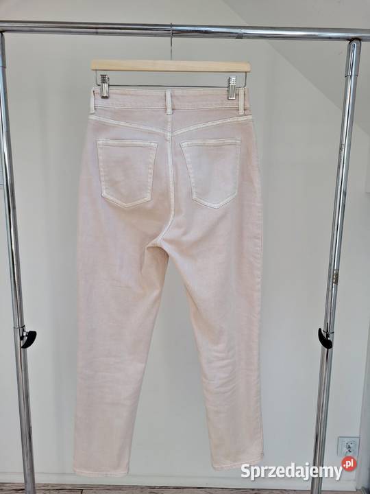Kremowe beżowe jeansy straight mom jeans wysoki małopolskie Liszki