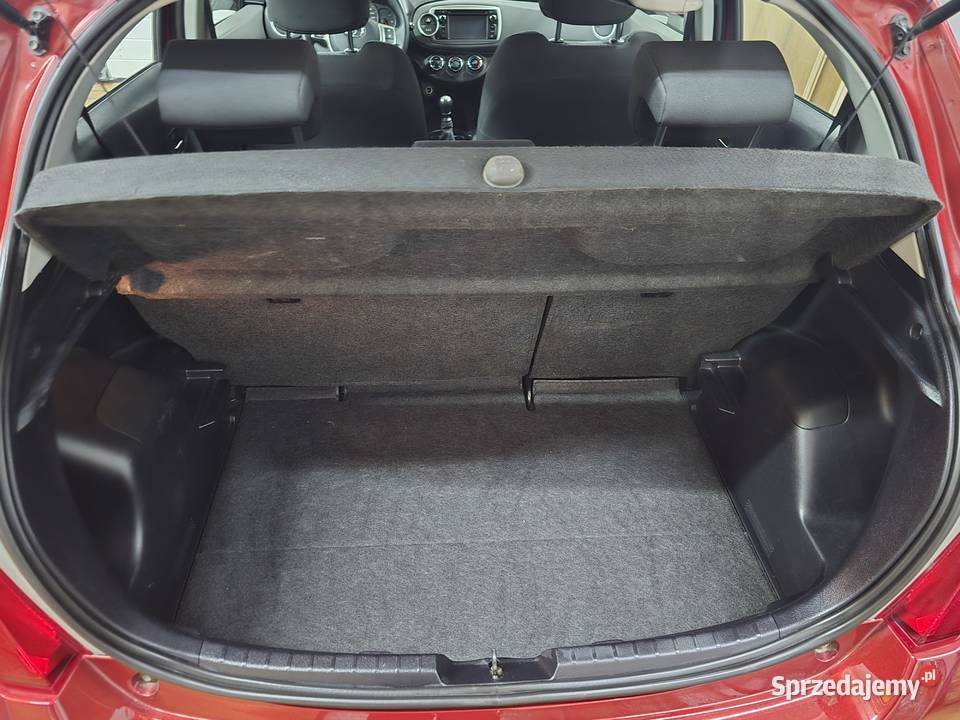 Toyota Yaris 133 VVTi 99 87 piękny kolor bordo Karczew