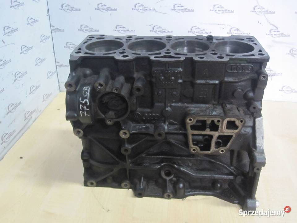 GOLF PASSAT EOS 16 TDI CAY 105 159 13r blok Rok produkcji 2013 Blok silnika Kielce sprzedam