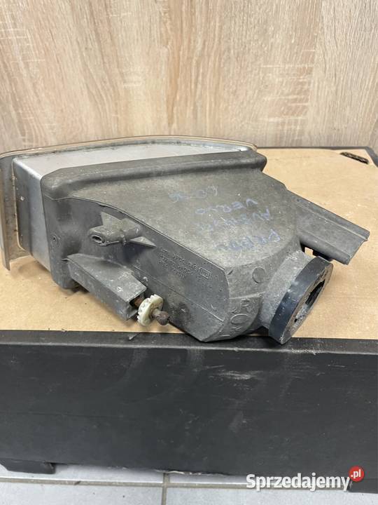 Toyota Land Cruiser 120 Prado halogen prawy Kozubszczyzna
