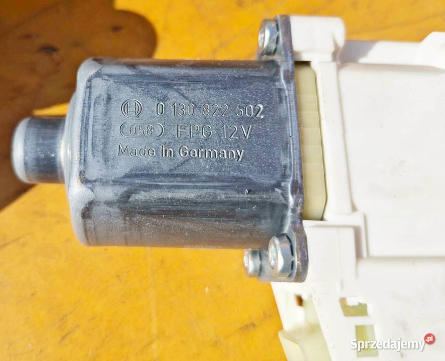 MERCEDES W204 W212 SILNICZEK SZYBY PRAWY PRZÓD Części samochodowe Radom