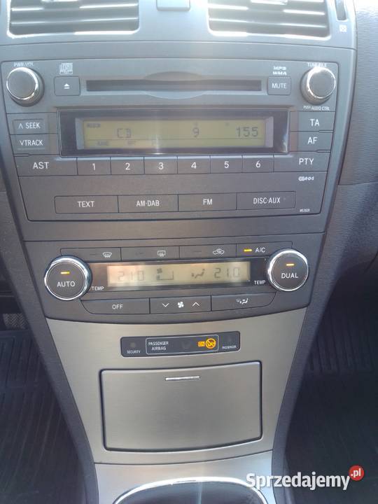 Sprzedam Toyotę Avensis T27 SOL MM Tempomat welurowa tapicerka