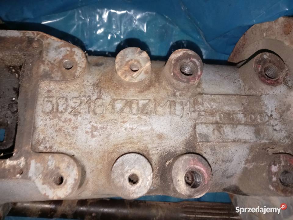 c 330 328 335 pochwa tylnego mostu Do ciągników