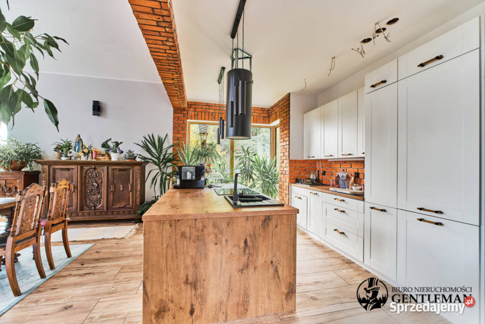 sprzedaży domu wolnostojącego Kostkowo 250m2