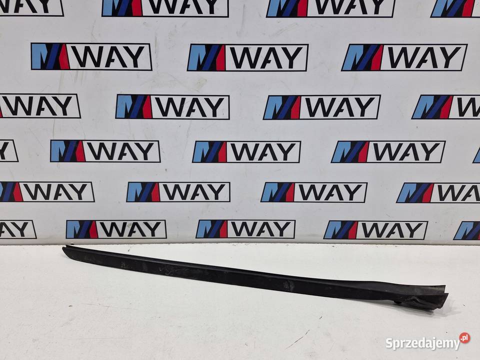 BMW 1 F40 PRAWA LISTWA ODPROWADZAJĄCA SZYBY
