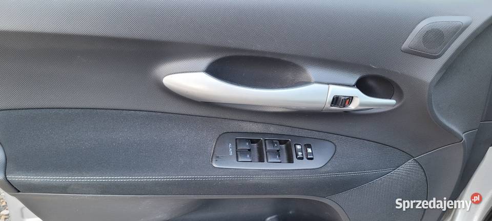 Toyota auris hybryda 18 zadbana 1 właściciel świętokrzyskie Ostrowiec Świętokrzyski sprzedam