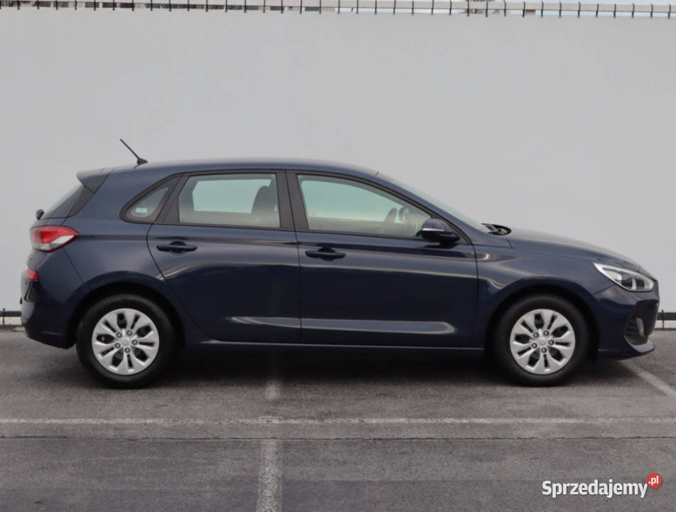 Hyundai i30 14 CVVT wielofunkcyjna kierownica i30