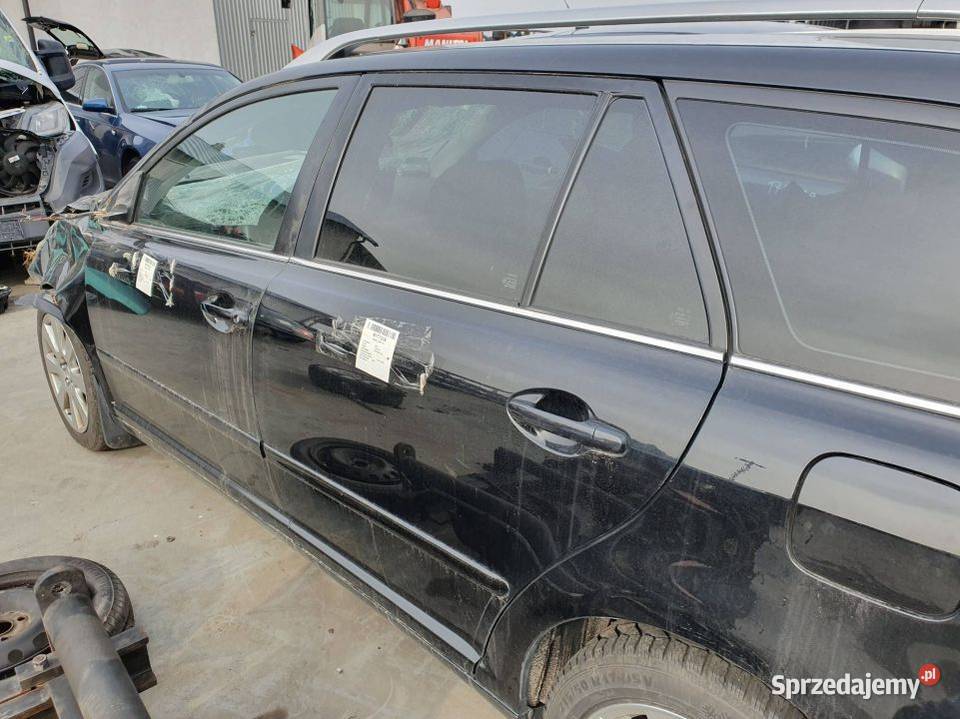 DRZWI LEWE TYŁ TOYOTA AVENSIS T25 209 07R Lipno