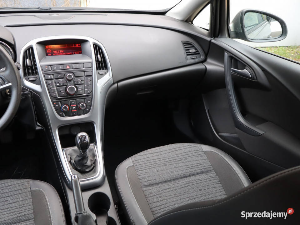 Opel Astra 14 T szary Katowice