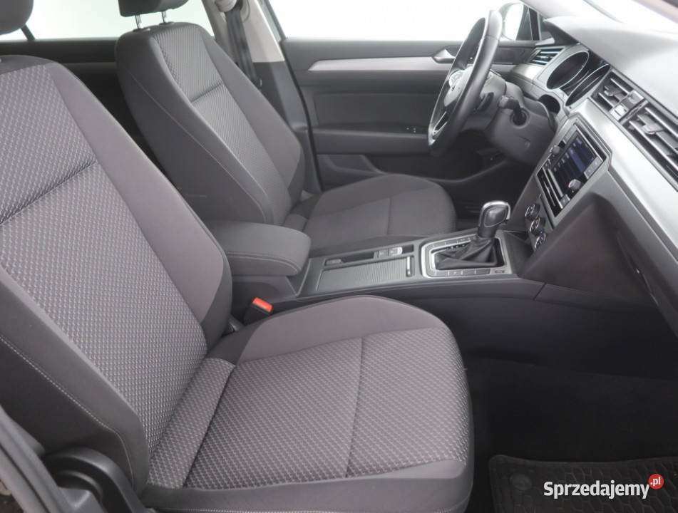 VW Passat 15 TSI czarny sprzedam
