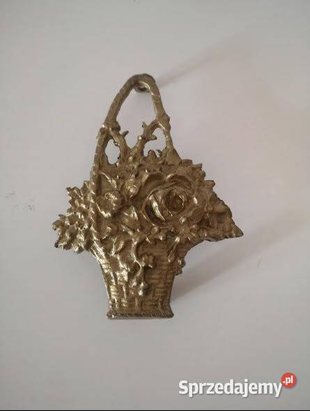 Urocza mosiężna ozdoba koszyk z kwiatami Antyki Niepołomice