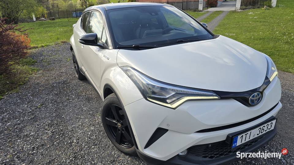 TOYOTA CHR 18 HYBRID nov v CZ JBL 1800cm3 C-HR