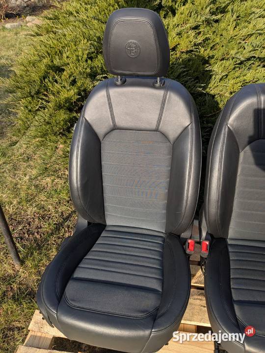 Fotele kanapa tapicerka Alfa Romeo Giulia Wyposażenie wnętrza śląskie Syrynia sprzedam