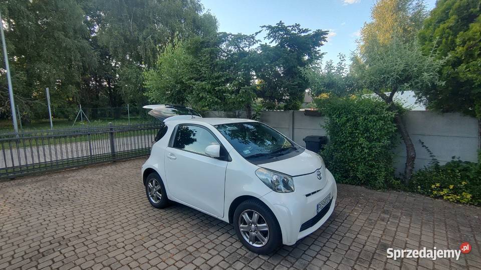 Toyota iQ AUTOMAT 99000 10 2 kluczyki zamiana Zarejestrowany w Polsce