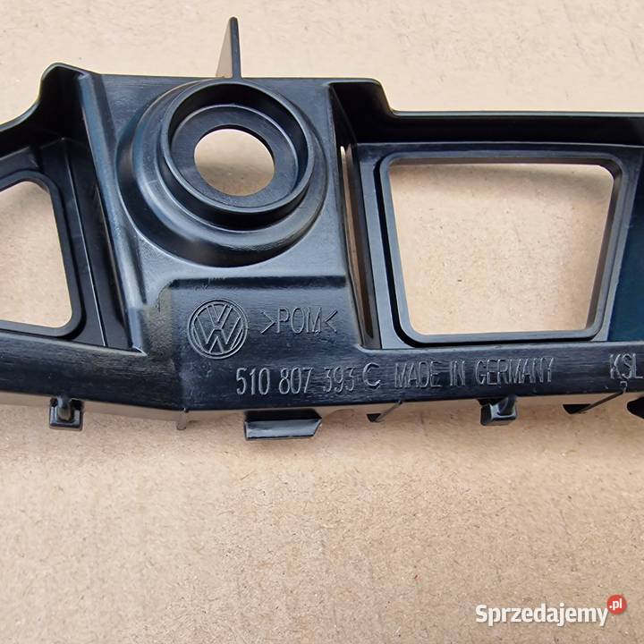 VW GOLF VII SPORTSVAN ŚLIZG ZDERZAKA MOCOWANIE Bieleń