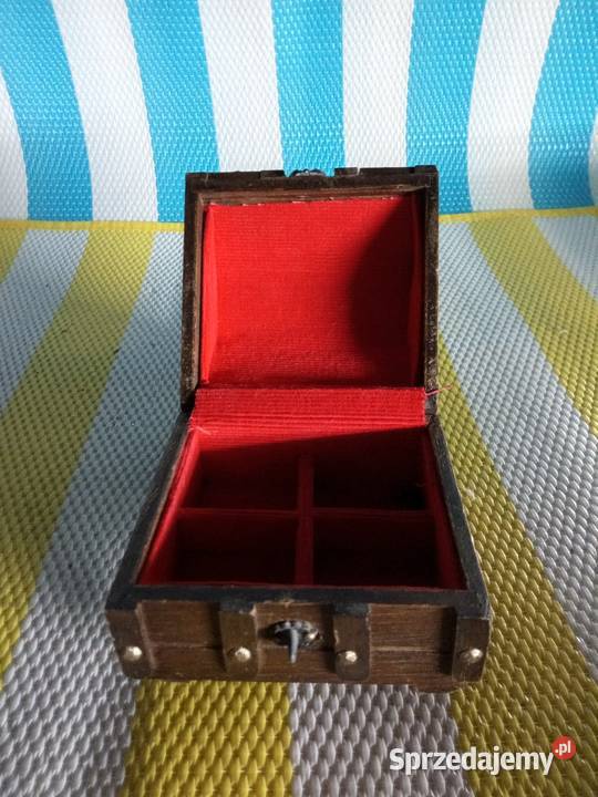 Szkatułkę sprzedam Borówno