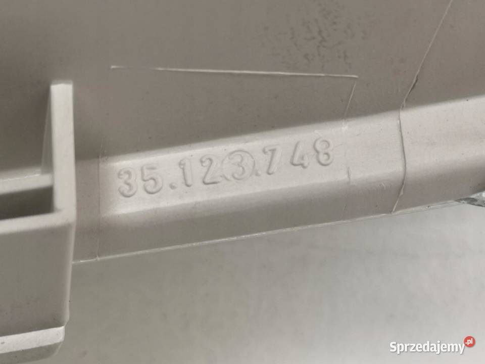 LAMPA PRAWY PRZÓD OPEL ASTRA F 2001 MAGNETI