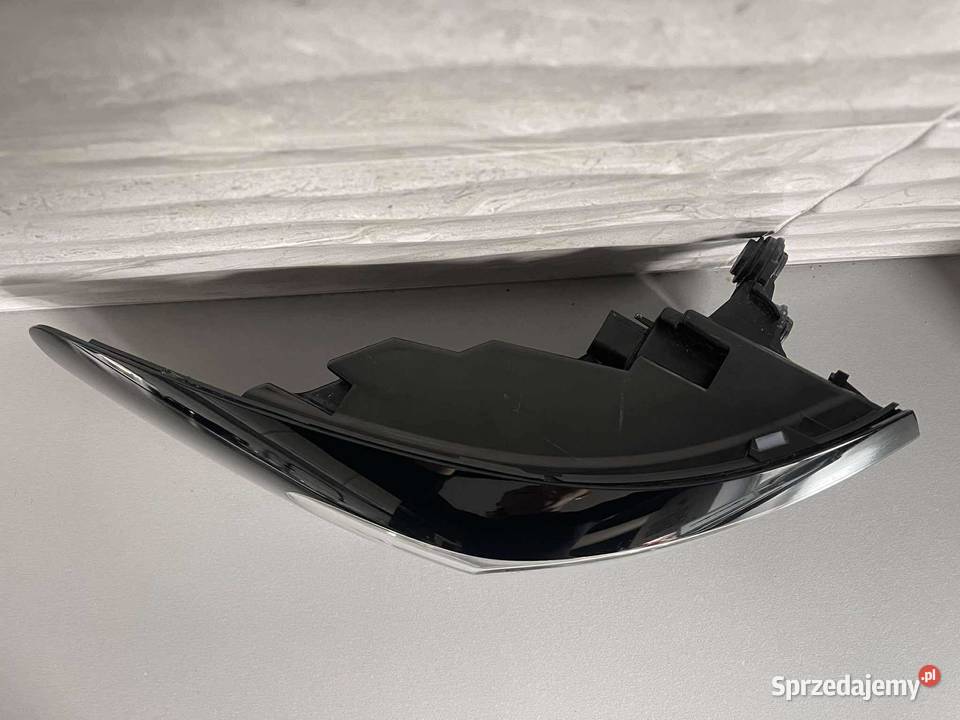 VW ID4 LEWA LAMPA TYŁ CAŁA ŁADNA Ostroróg sprzedam