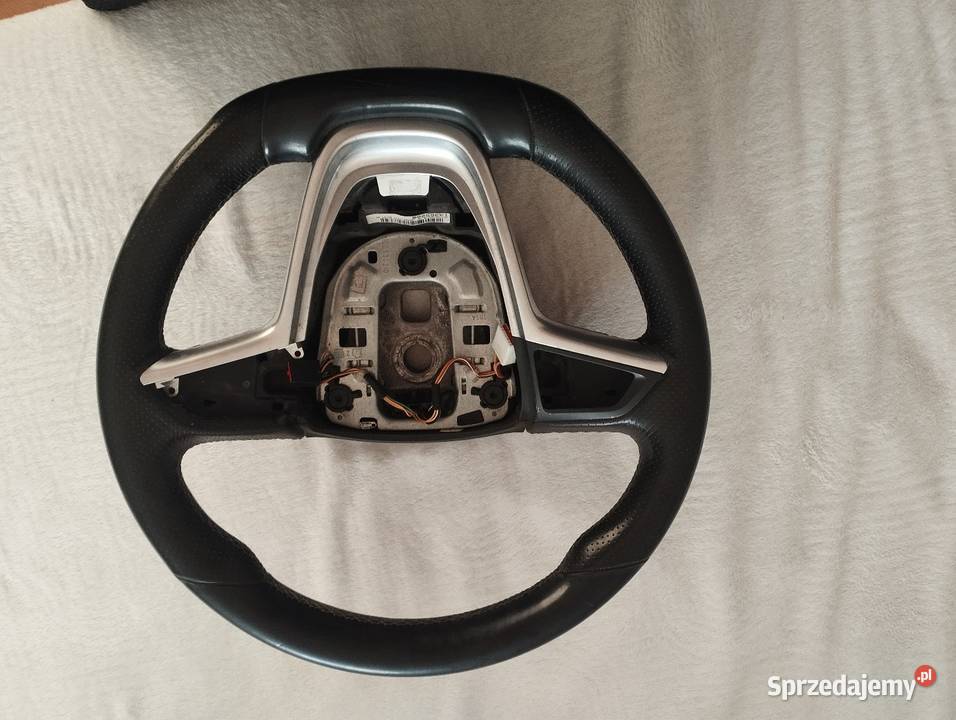 Opel Astra J IV Zafira kierownica wielofunkcyjna Szarłata
