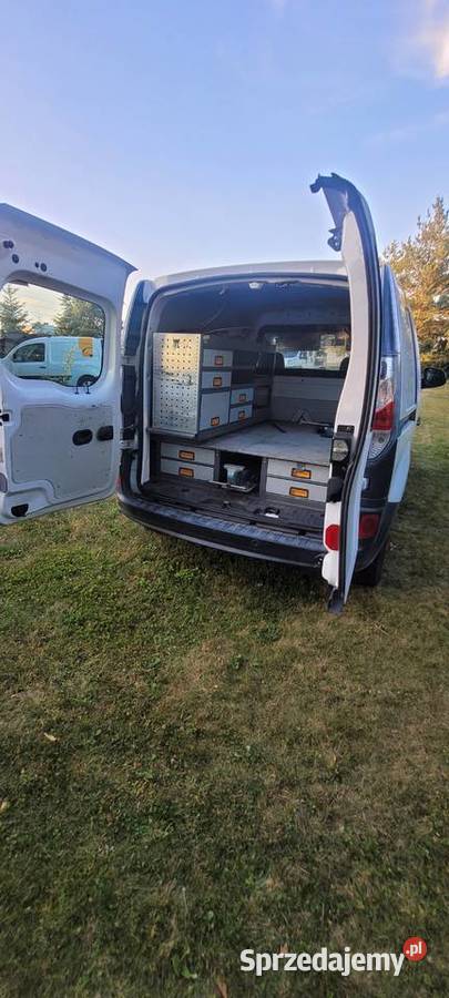 Renault Kangoo ZE 100elektryczny szafki regsły Renault Malinie