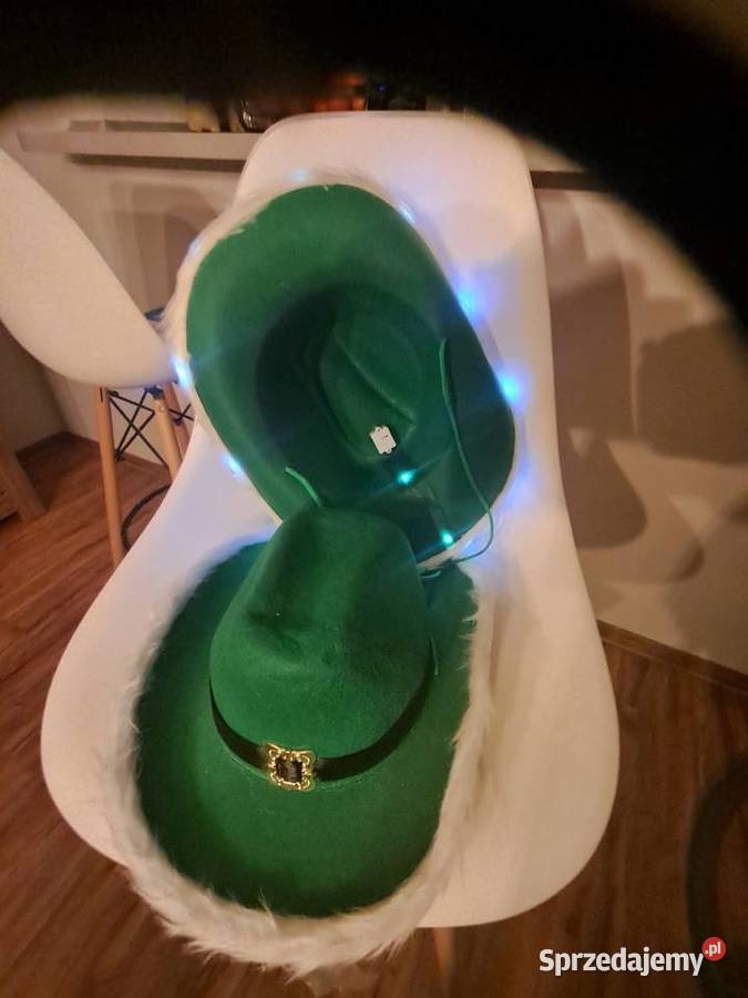 2 nowe kapelusze na dzień św Patryka posiadają 3
